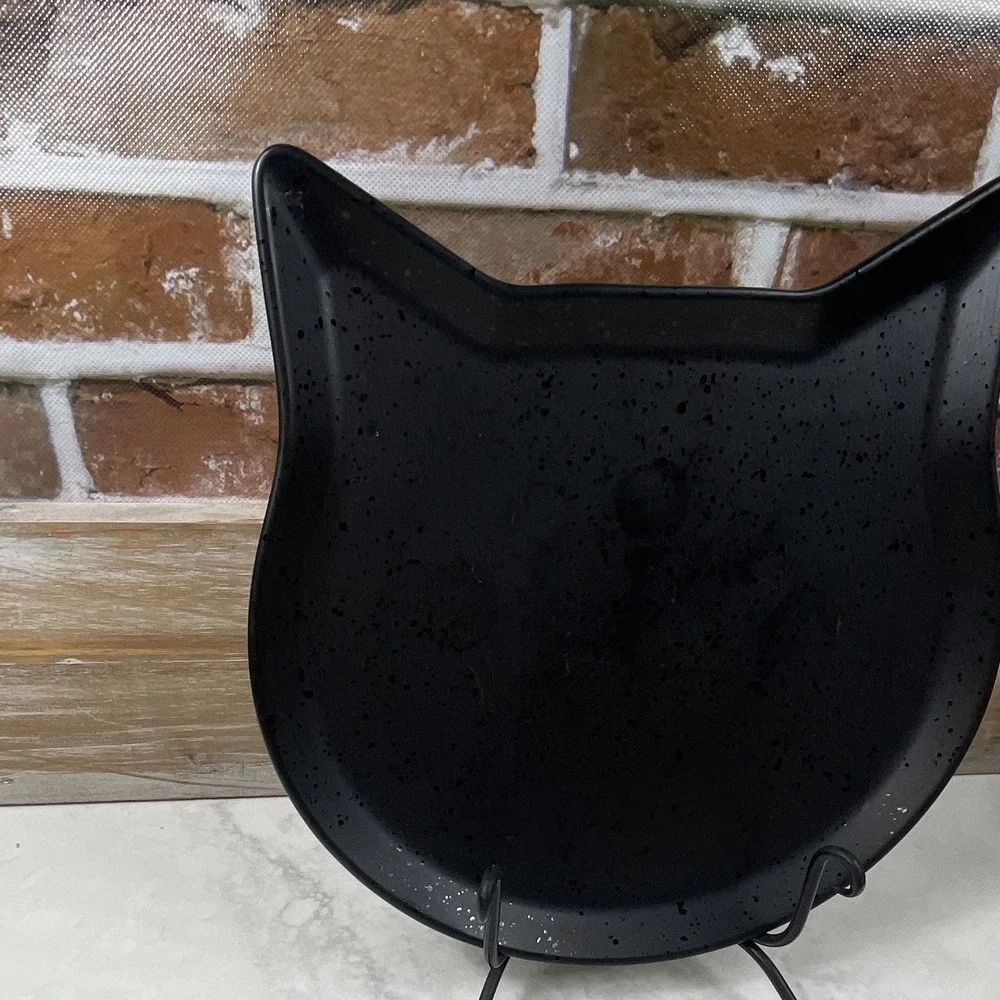 Crofton Black Stoneware Cat Face Plate, 10 x 9.5, Cat Lovers Gift, Halloween
